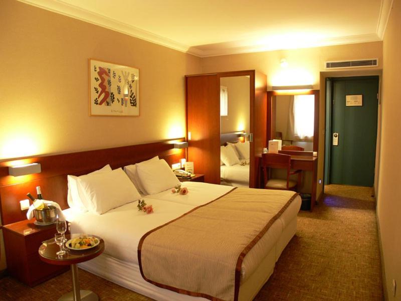 Feronya Hotel Istanbul Exteriör bild